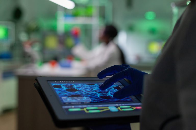 Big Data and Artificial Intelligence in drug discovery and development